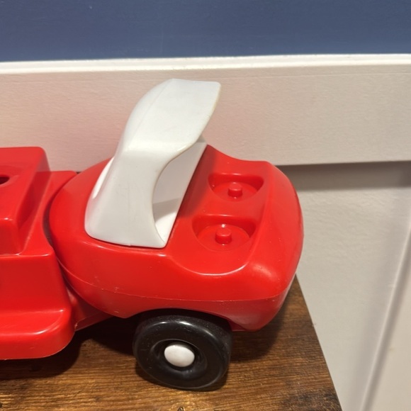 Vintage little tikes fire engine red with white ladder - Picture 5 of 10